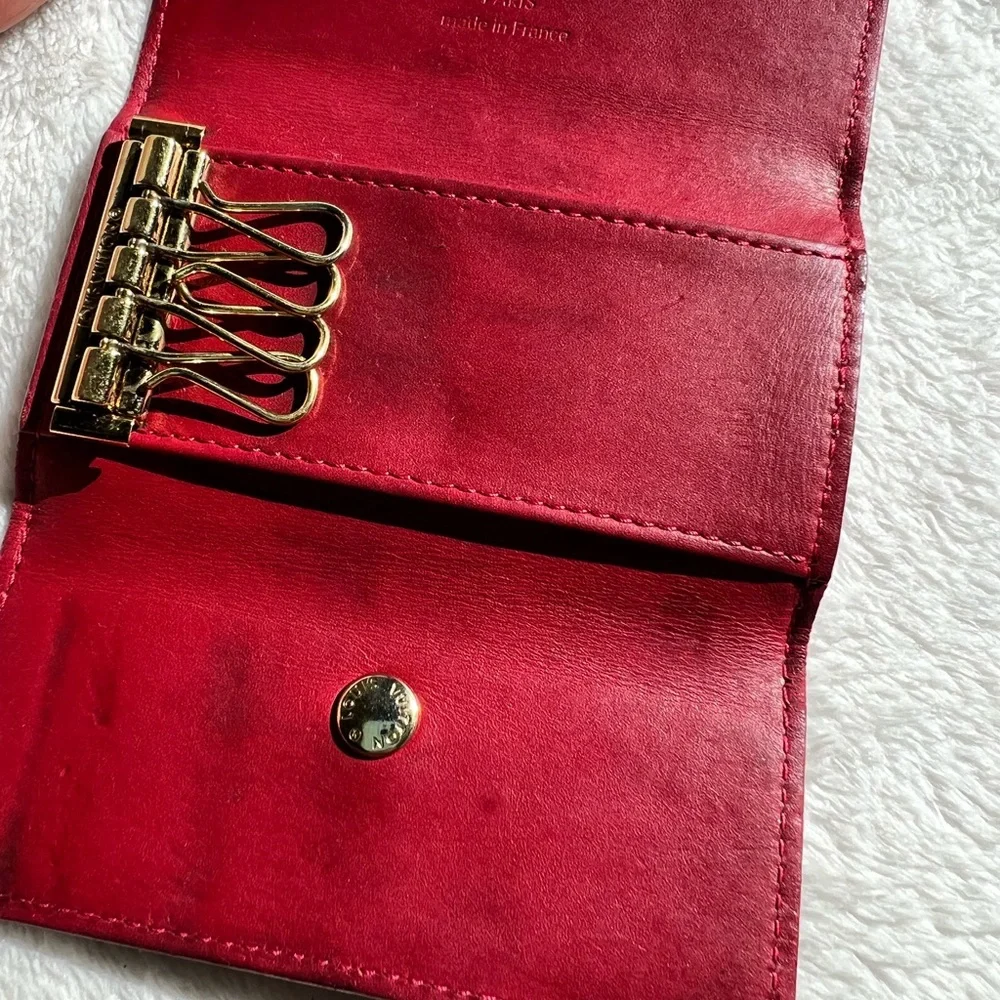 Louis Vuitton Key Case 4 Ring PommeD'Amour Red Vernis - Picture 8 of 14